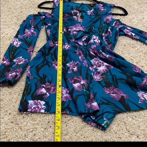 Guess: Romper. - Picture 4 of 7